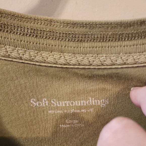 Soft Surrondings Tunic Length Sweatshirt EUC Olive Green Women's Top LARGE - Picture 2 of 4